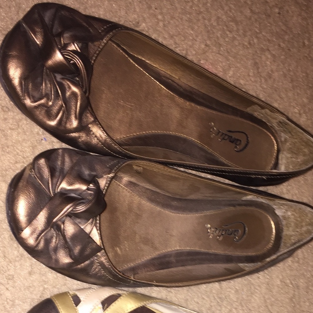 Flat Shoes.